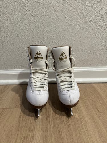 Used Jackson Ultima Junior 1 Excel Figure Skates