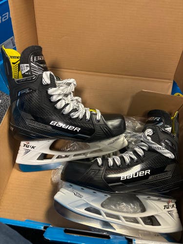 New Senior Bauer   8.5 Supreme Ignite Pro+ Hockey Skates