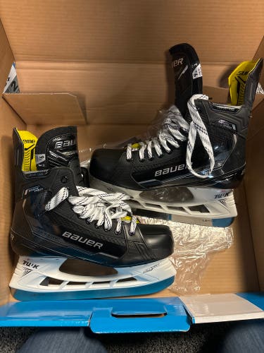 New Senior Bauer  9.5 Supreme Ignite Pro+ Hockey Skates