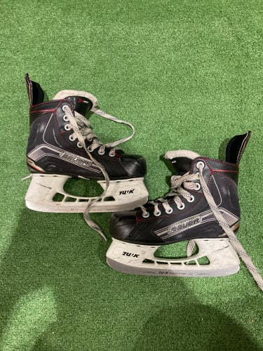 Used Junior Bauer Vapor X400 Hockey Skates Regular Width Size 1.5