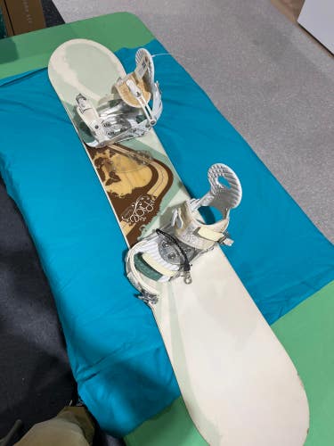 Used Women's Ride Solace Snowboard All Mountain With Bindings True Twin