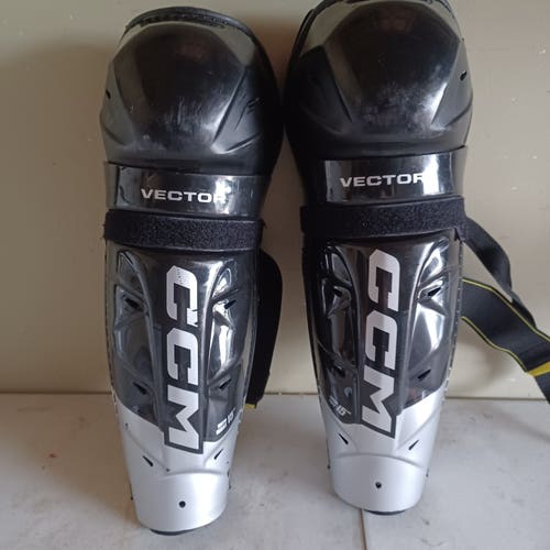 Used Senior CCM Vector 15" Shin Pads