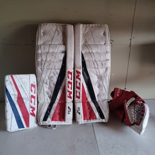 Used 30" CCM Extreme Flex 3.9 Regular Goalie Full Set