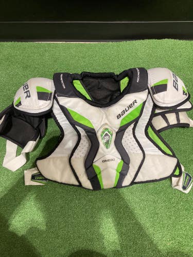 Used XL Senior Bauer Supreme One80 Shoulder Pads