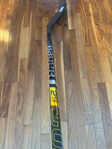 New Senior Bauer Right Handed PM9 Pro Stock Supreme 2S Pro Hockey Stick