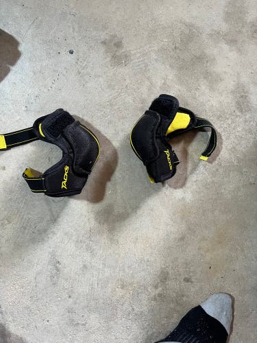 CCM youth hockey elbow pads