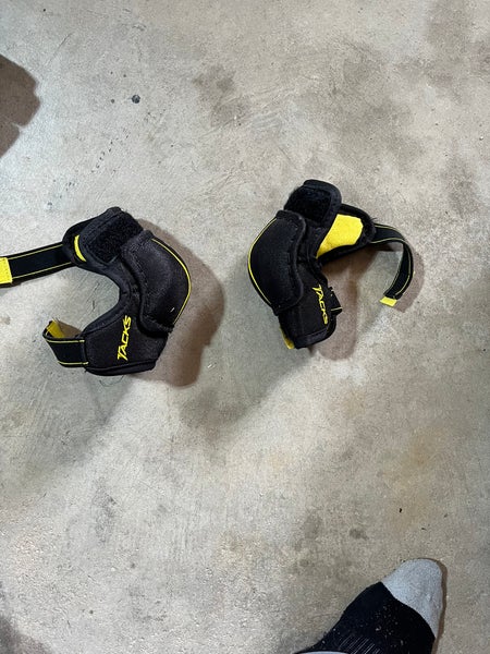 CCM youth hockey elbow pads