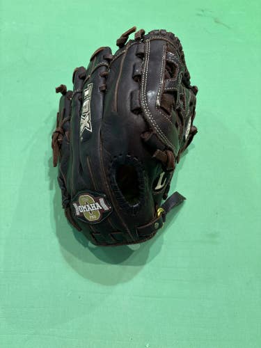 Brown Used Louisville Slugger OMAHA PRO Right Hand Throw Pitcher's Baseball Glove 12.5"