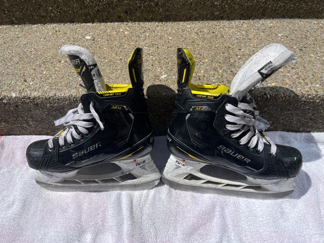 Used Intermediate Bauer Regular Width  Size 4 Supreme M4 Hockey Skates