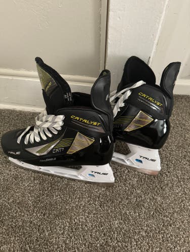 Senior True Catalyst 7 Skates