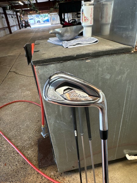 Golf Clubs (Irons)