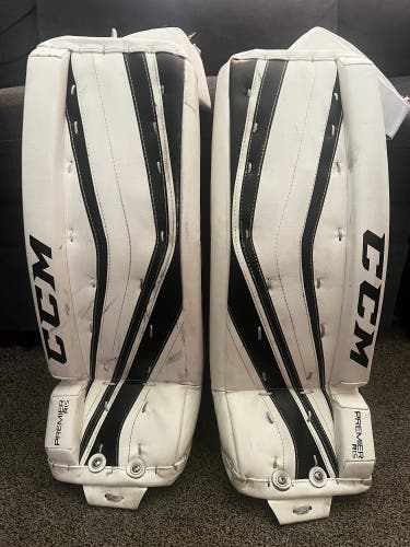 CCM Youth Goalie Leg  Pads