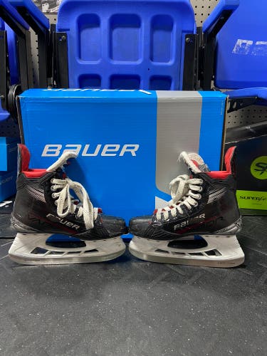 Used Bauer Vapor X4 Size 5.5 Fit 2 Skates