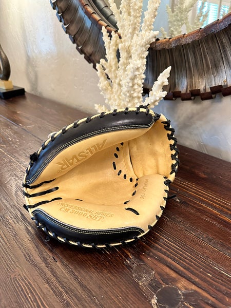 **PRISTINE** All-Star 33.5" Pro-Elite CM3000SBT Catcher's Mitt