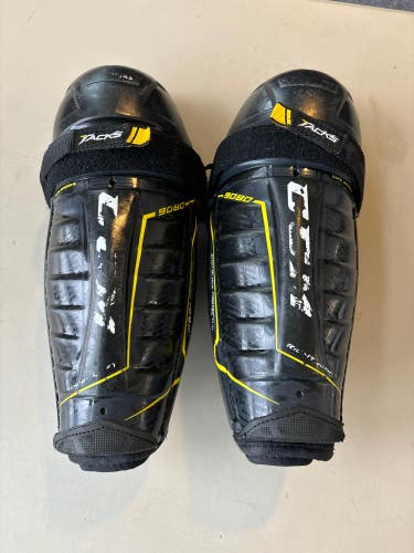 Used Junior CCM Tacks 9080 Shin Pads 12"