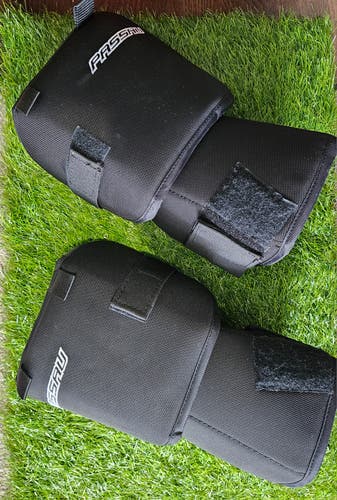 Used Passau Pro Light Goalie Knee Guards (L/XL)