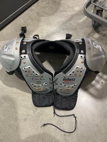 Used Medium Youth Schutt Y Flex Shoulder Pads