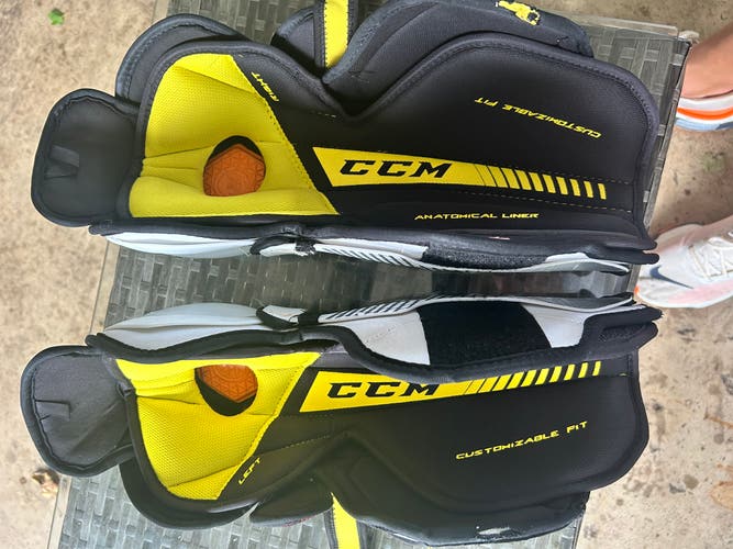 Used Junior CCM 13"  Super Tacks Shin Pads