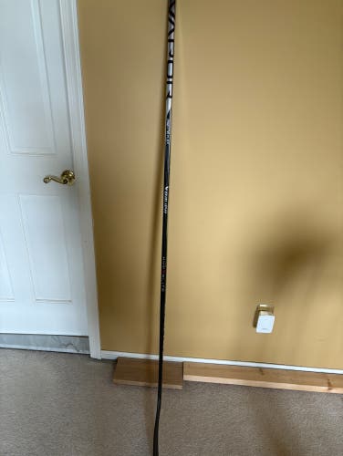 Barely Used Bauer Vapor Hyperlite 2 P29 Right Handed