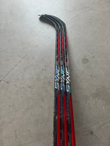 3 PACK NCAA New Senior Bauer Right Handed 87 Flex P28 Pro Stock Nexus Sync Hockey Stick