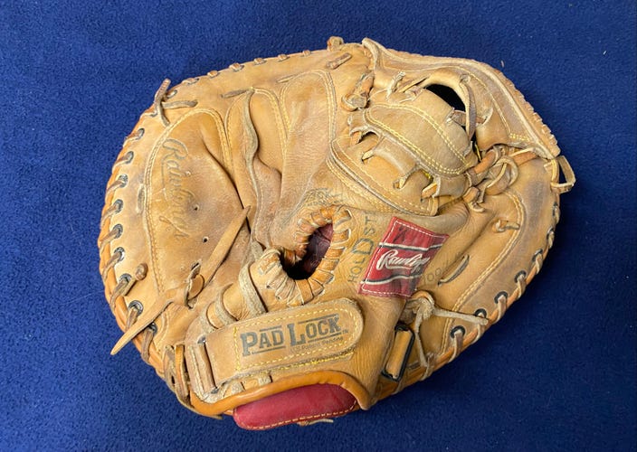 Used Catcher's Right Hand Throw Rawlings VINTAGE Baseball Glove 35"