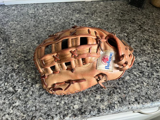 Used First Base  W-N70 Baseball Glove