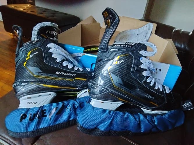 Used Intermediate Bauer Supreme Hockey Skates Wide Width 6.5