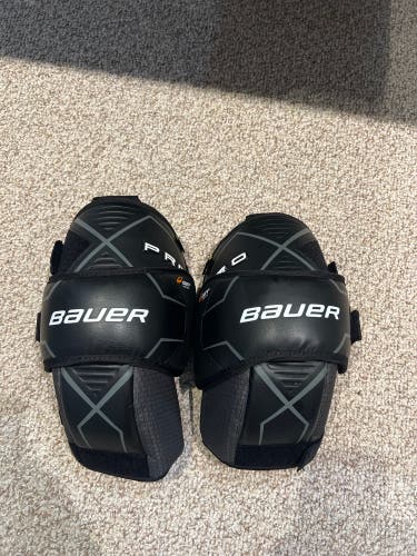 BRAND NEW BAUER KNEE PADS - Pro Stock