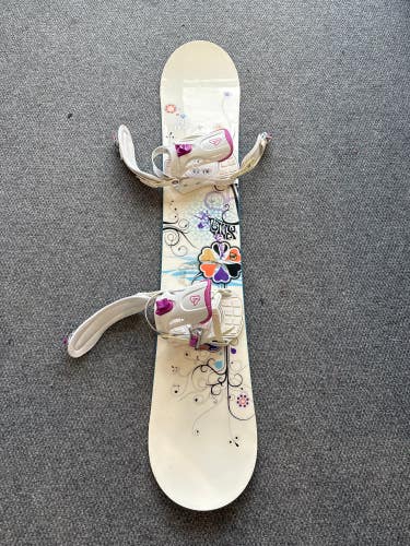 Used Women's Salomon Snowboard All Mountain With Bindings True Twin