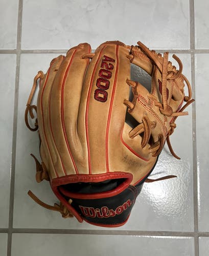 Used Wilson A2000 DP15 Baseball Glove 11.5"  Right Hand Throw