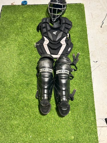 adult black catchers gear easton