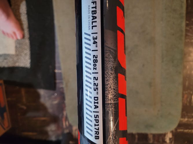 Easton Rebel Bat (-8) Alloy 28 oz 34"