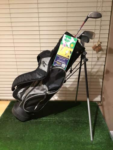 Nicklaus Air Max Junior Set Short & Mid Irons, Putter, 3 FW Driver & Stand Bag