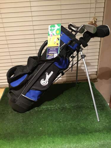 Confidence Junior Tour Set 7 & 9 Irons, Putter, Hybrid & Stand Golf Bag