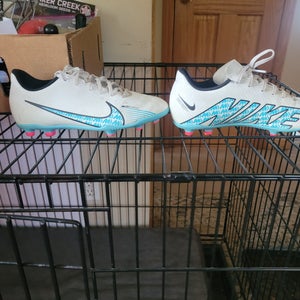 White Used Size 5.0y (Women's 6.0y) Women's Nike Mercurial Vapor 12 Club Molded Cleats Cleats