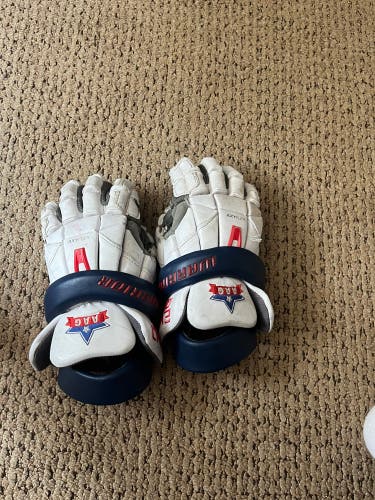 Used  Warrior Medium Burn XP Lacrosse Gloves