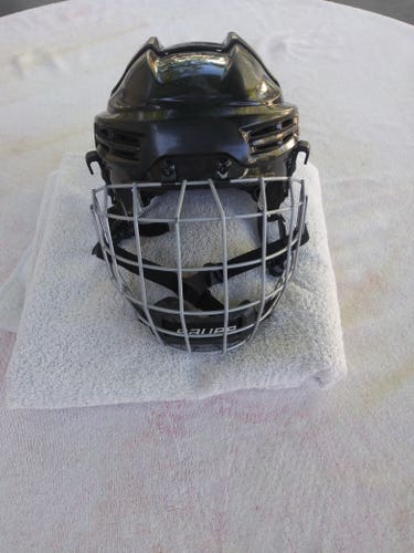 Used Youth Bauer Re-Akt 100 Helmet