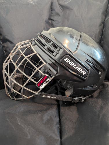 Bauer RE-AKT 75 Helmet Small with Cage