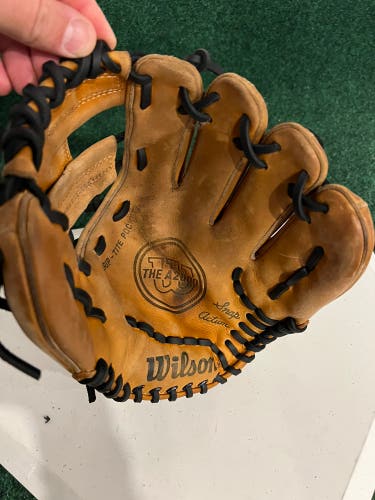 Used  Infield 11.5" A2000 Baseball Glove