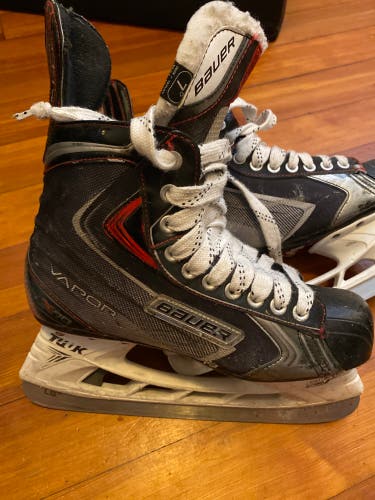 Used Senior Bauer Regular Width   7 Vapor X70 Hockey Skates