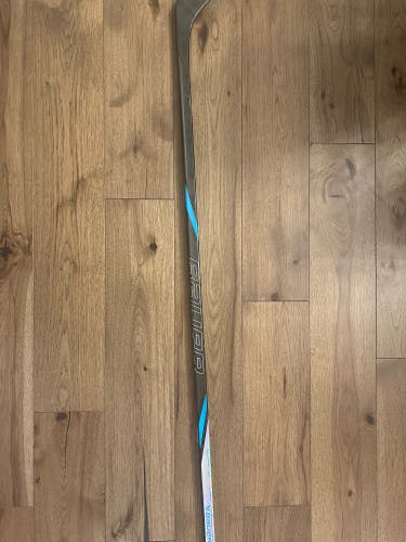 New Senior Bauer Right Handed P88 Nexus Tracer Hockey Stick