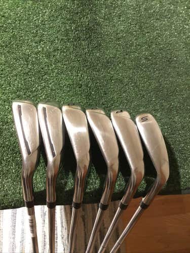 TaylorMade (Left Handed) RBZ SpeedLite Irons Set (6-PW-SW) Regular Steel Shafts