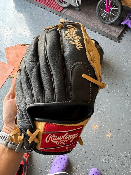 Used 2019 Infield Right Hand Throw Rawlings Prodigy Baseball Glove 11"