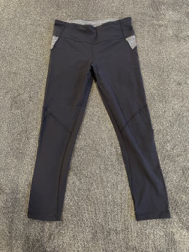 Lululemon Black/ Grey Cropped Leggings. Size 8