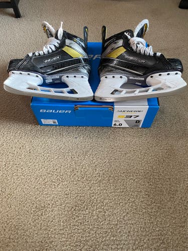 Used Bauer Supreme S37 Hockey Skates Regular Width 6