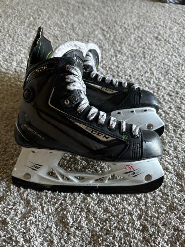 CCM RIBCORE 50K PUMP ICE HOCKEY SKATES SIZE 4EE