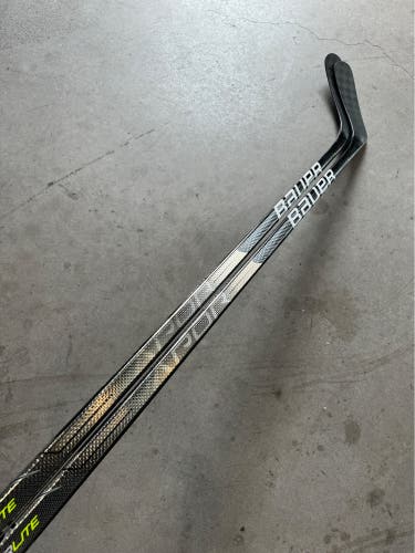 2 PACK NCAA New Senior Bauer Left Hand 82 Flex P92 Pro Stock Vapor Hyperlite Hockey Stick