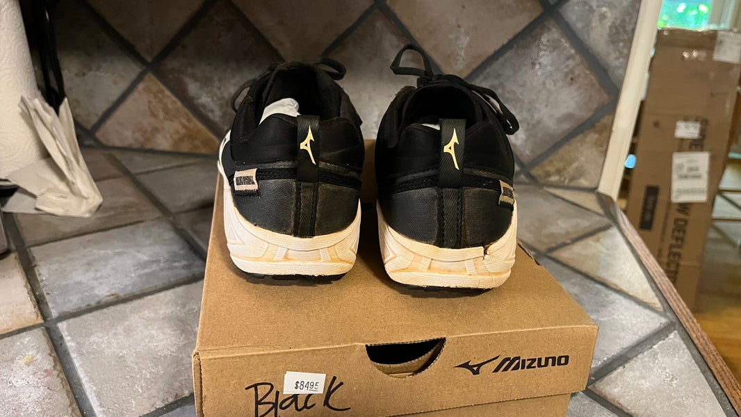Mizuno Turf Baseball Cleats