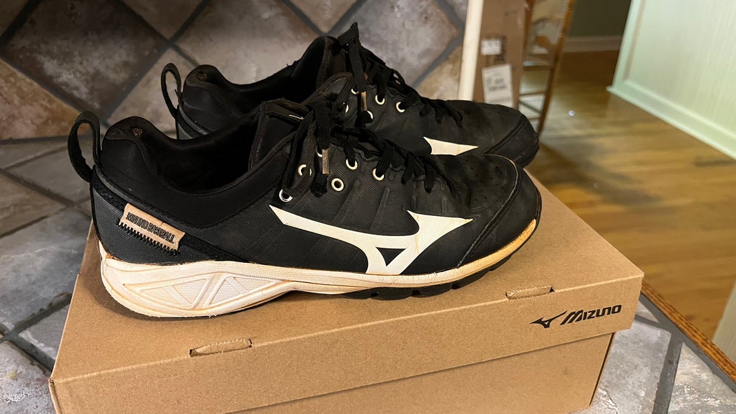 Mizuno Turf Baseball Cleats