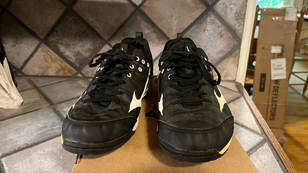Mizuno Turf Baseball Cleats